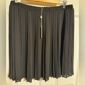 NWT Max Studio Pleated Skirt